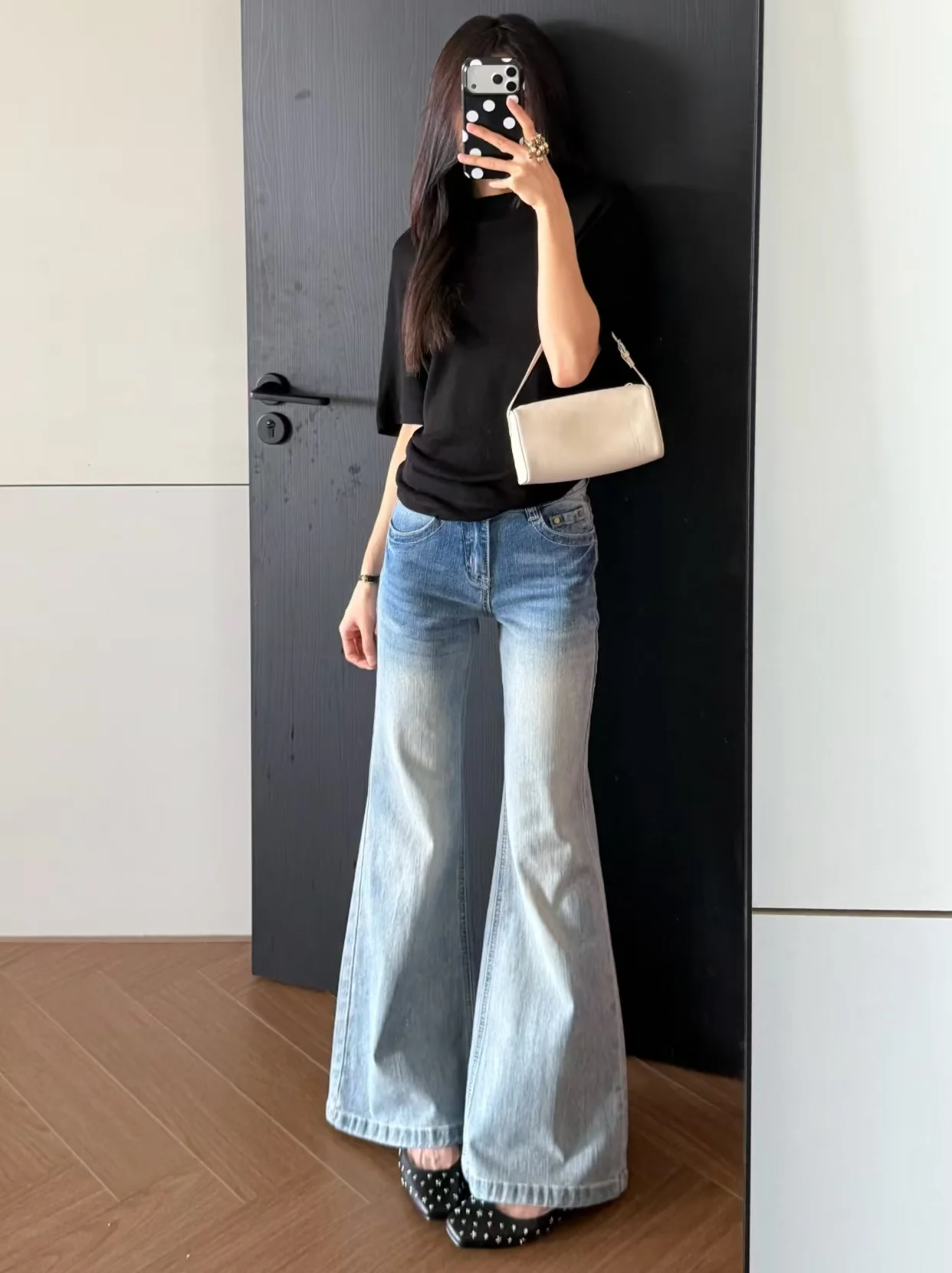 Low Rise Light Wash Flare Jeans - kcplan